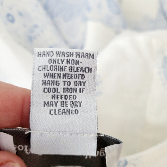 Soft Surroundings White Blue Floral Paisley 100% Linen Pleated Shirt - Picture 6 of 7